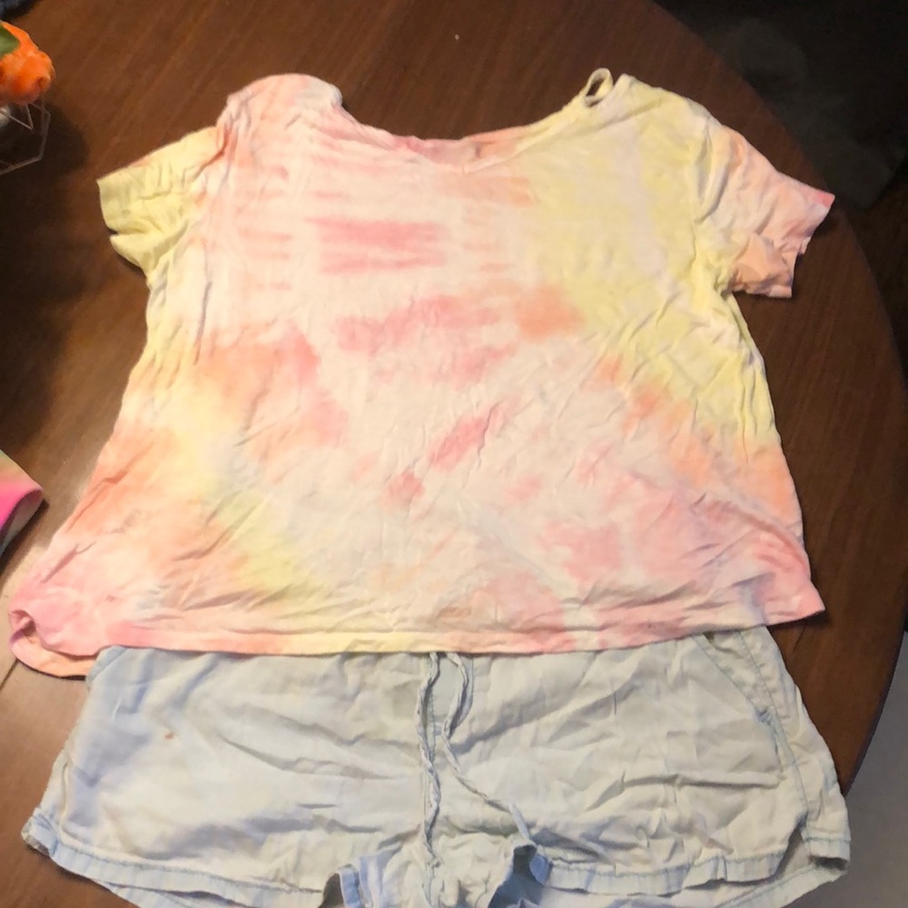 jeggings with a top.